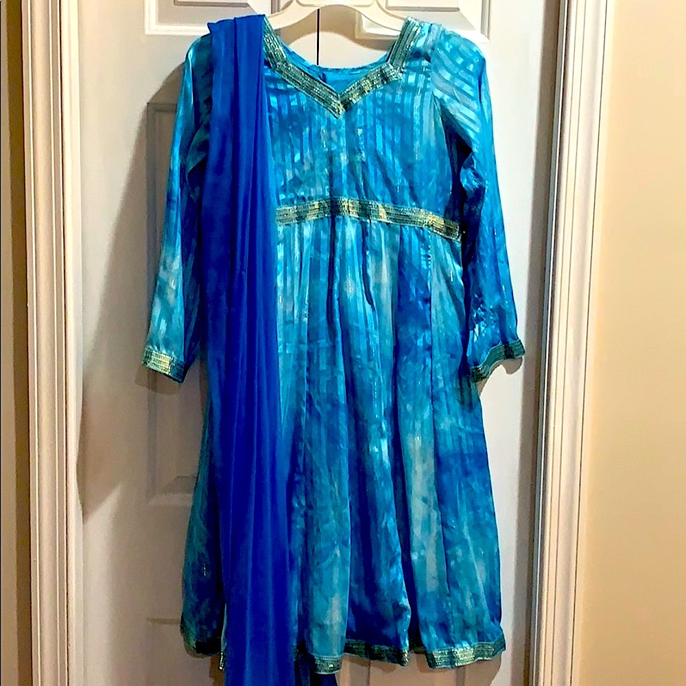 NEW Stunning Indian dress 3 piece (Suit with Salwar and Chunni)